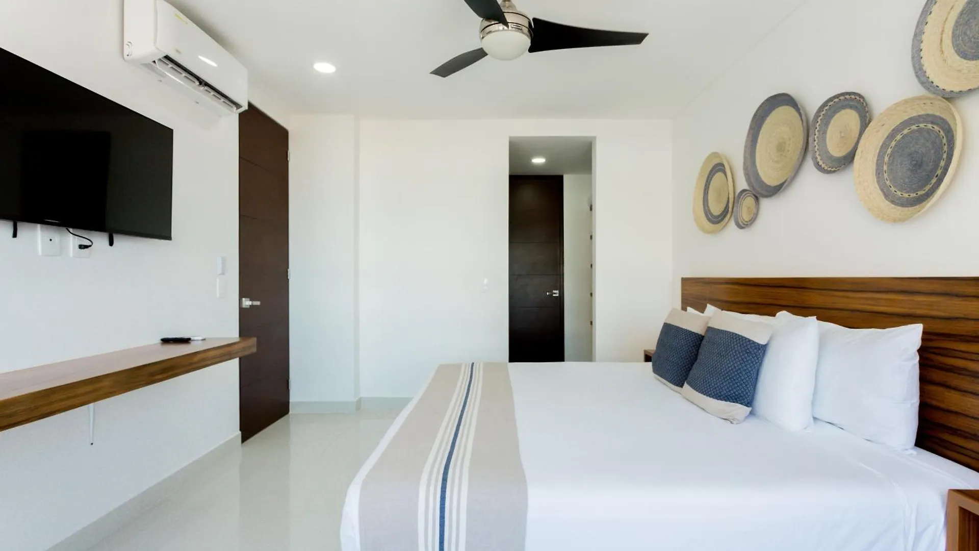 Departamento En Zona Hotelera Con Acceso A Alberca En Rooftop Cancun