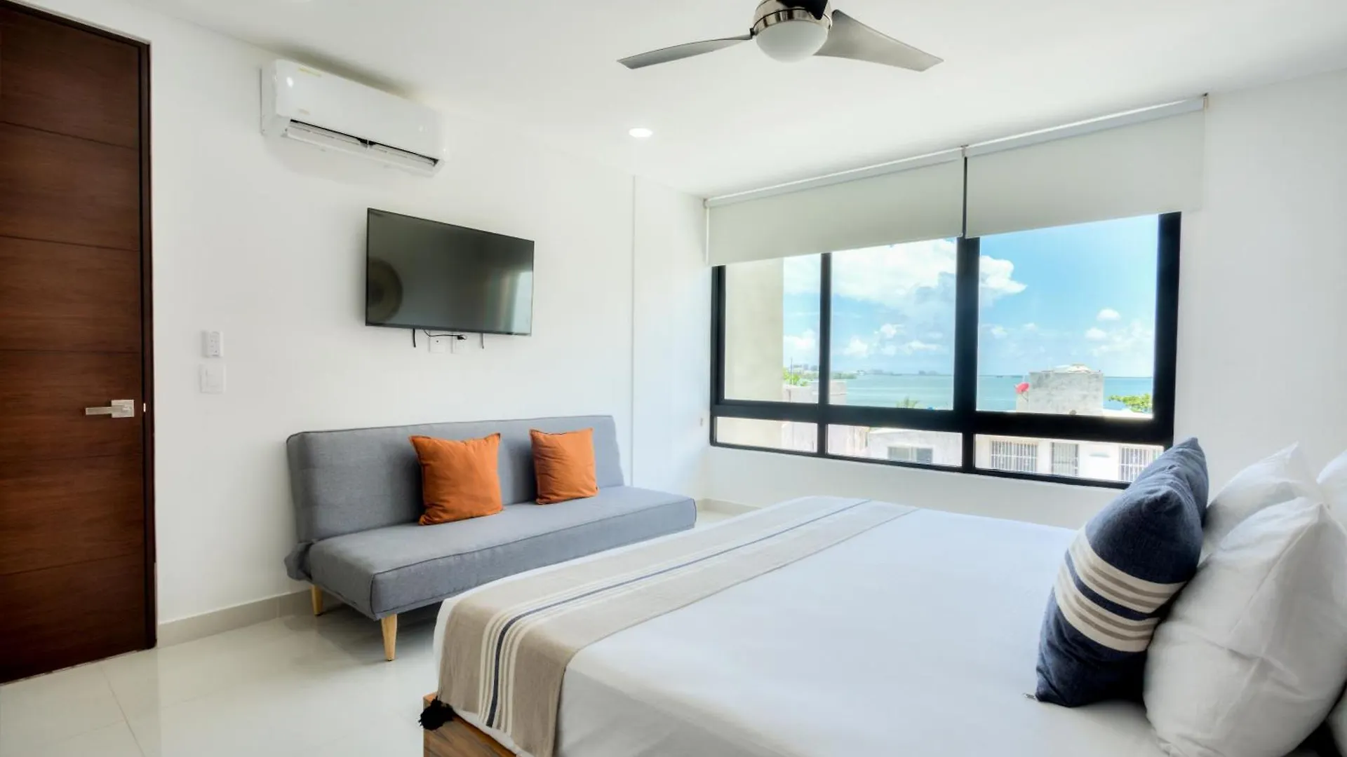Departamento En Zona Hotelera Con Acceso A Alberca En Rooftop Cancun