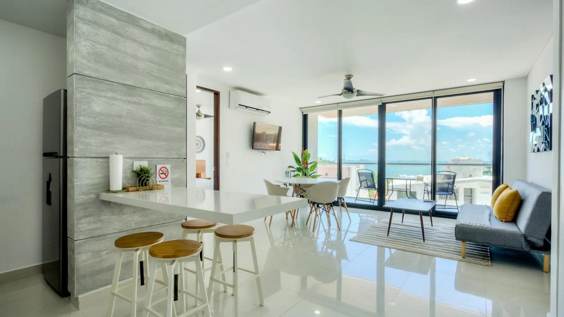 Departamento En Zona Hotelera Con Acceso A Alberca En Rooftop Cancun